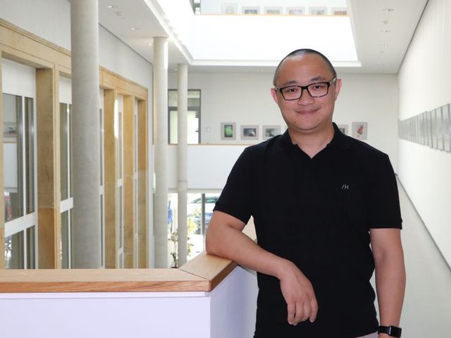 Dr. Ran He