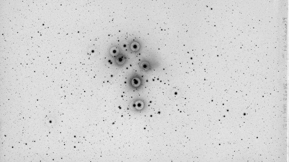 Fotoplatte die Sternhaufen abbildet