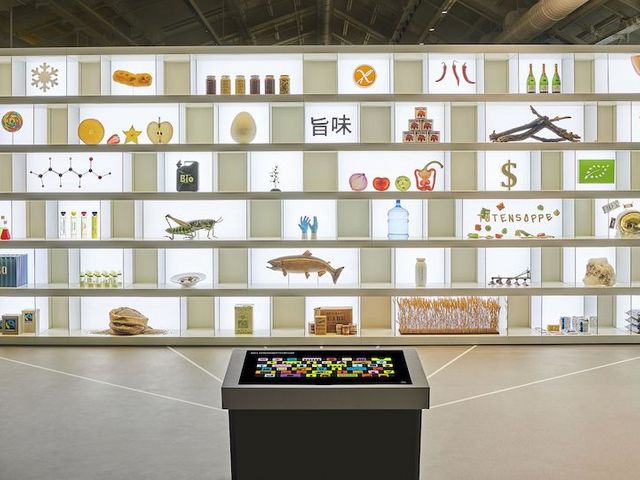 Ausstellungswand