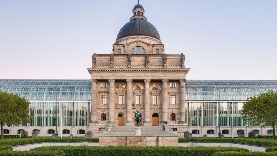 Die heutige Bayerische Staatskanzlei im Münchner Hofgarten Gebäude der heutigen Bayerischen Staatskanzlei