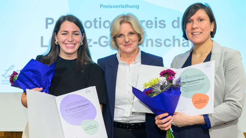 Die Preisträgerinnen mit Leibniz-Präsidentin Martina Brockmeier