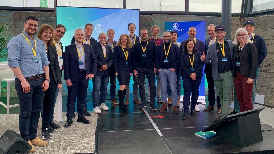 Gruppenfoto der Start-up-Teams