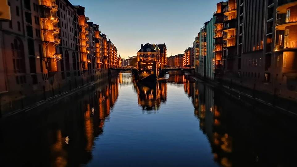 Hamburger Speicherstadt bei Nacht