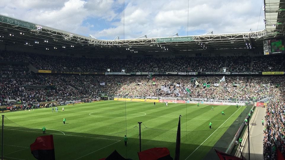Volles Fußballstadion in Gladbach