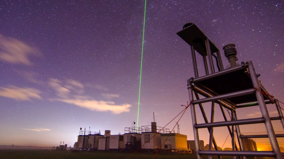 Nachtansicht des Observatoriums in Melpitz/Sachsen, das zu ACTRIS gehört