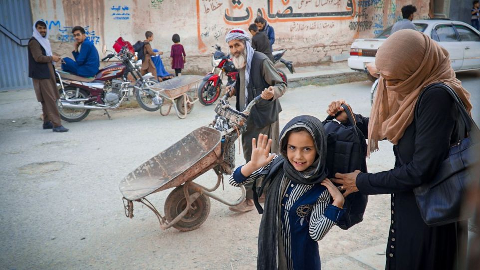 Kabul, 2021 Mutter und Tochter in Kabul