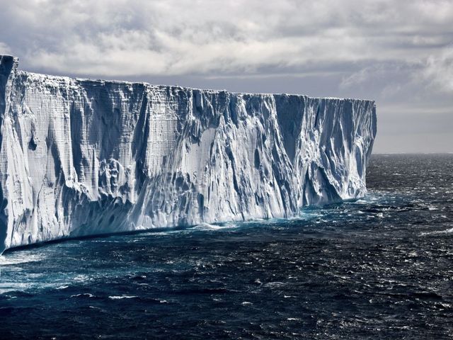Arktische Eiskante