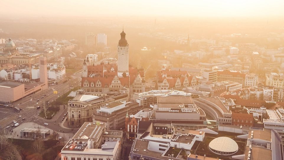 Das Bild zeigt eine Luftaufnahme von Leipzig.