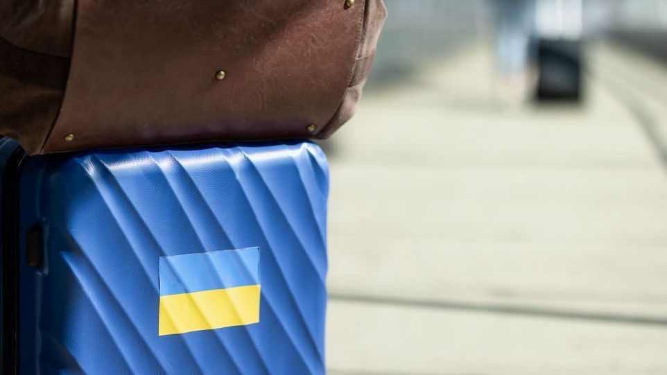 Koffer mit Ukraine-Flagge